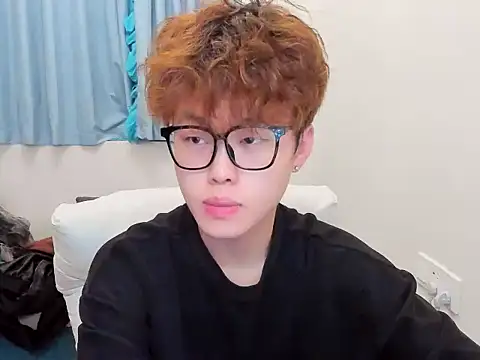 Snapshot of L1kuto chatting on November 2, 2025, 3:36 pm L1kuto online show from November 2, 2025, 3:36 pm