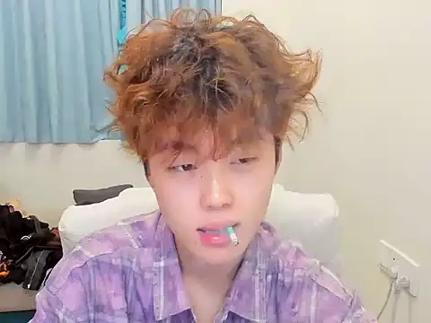 Snapshot of L1kuto chatting on November 3, 2025, 12:39 pm L1kuto online show from November 3, 2025, 12:39 pm