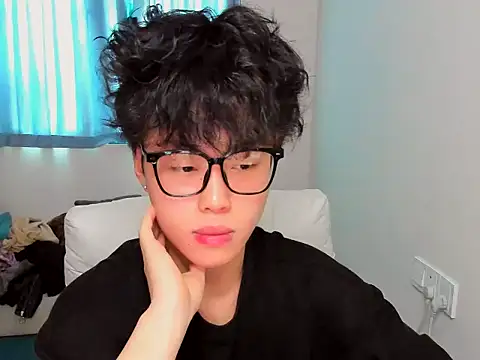 Snapshot of L1kuto chatting on November 4, 2025, 2:54 am L1kuto online show from November 4, 2025, 2:54 am