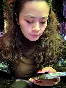 Snapshot of vivi-tara chatting on November 19, 2025, 2:50 pm vivi-tara online show from November 19, 2025, 2:50 pm