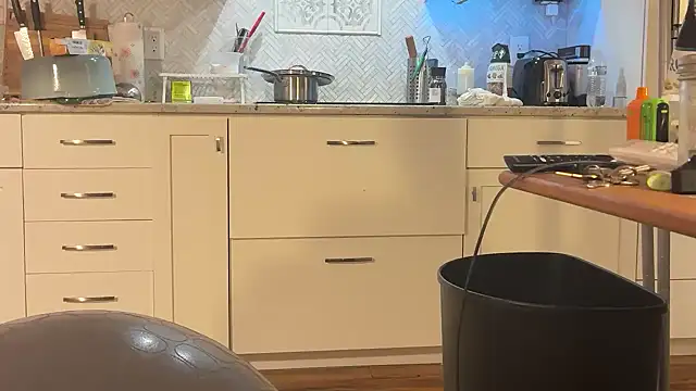 andrenoma427 online show from November 25, 2025, 4:12 am