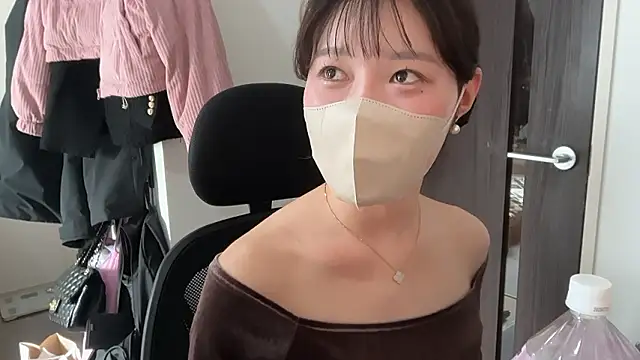 karenchaaan online show from March 1, 2026, 5:31 am