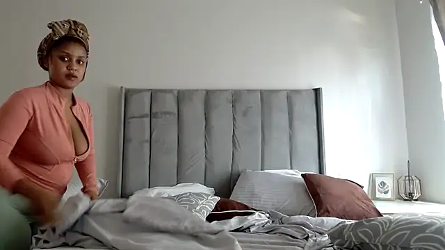 Amberr Roose online show from July 25, 2026, 7:17 am