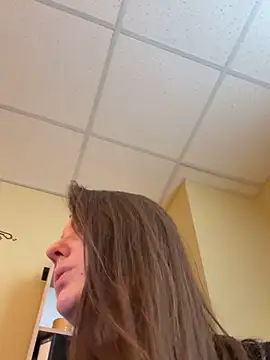 Snapshot of DollyRoma chatting on October 29, 2025, 12:51 pm DollyRoma online show from October 29, 2025, 12:51 pm