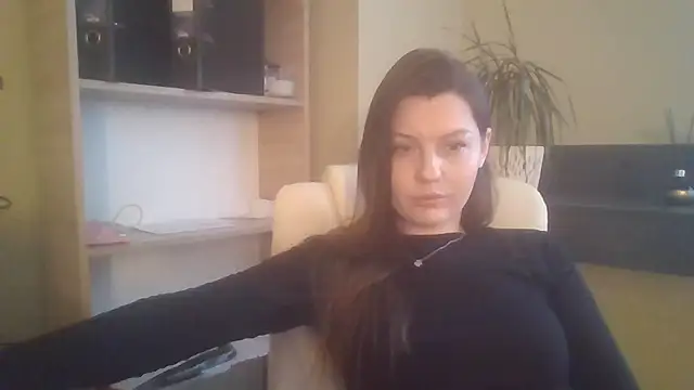 Snapshot of DollyRoma chatting on November 6, 2025, 8:26 am DollyRoma online show from November 6, 2025, 8:26 am