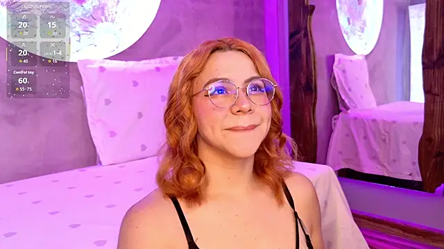 sussiestrawberry online show from November 11, 2025, 10:15 am