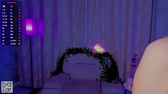 Snapshot of JerleneBaden chatting on November 9, 2025, 4:11 am JerleneBaden online show from November 9, 2025, 4:11 am