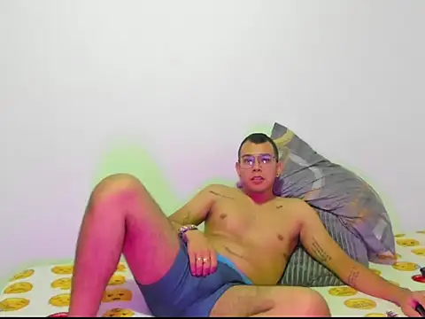 Snapshot of Daniel_Hot276 chatting on November 26, 2025, 3:07 am Daniel Hot276 online show from November 26, 2025, 3:07 am