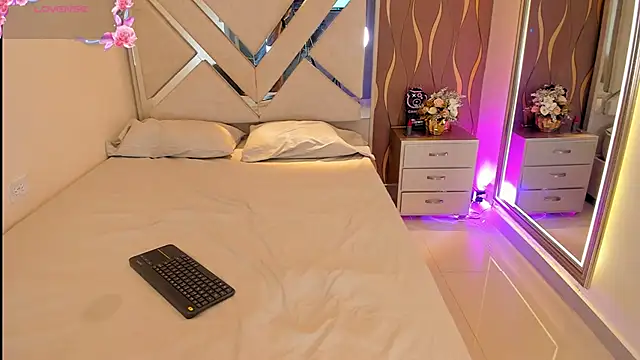 Snapshot of iam_nicolle chatting on November 1, 2025, 1:46 pm iam nicolle online show from November 1, 2025, 1:46 pm