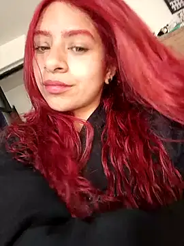 Snapshot of Lunatemptress4 chatting on December 4, 2025, 2:04 pm Lunatemptress4 online show from December 4, 2025, 2:04 pm