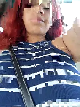 Snapshot of Lunatemptress4 chatting on December 17, 2025, 4:02 pm Lunatemptress4 online show from December 17, 2025, 4:02 pm