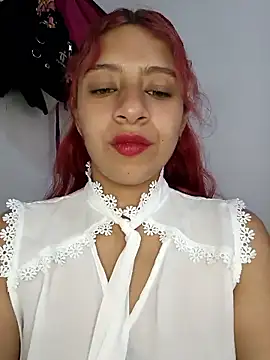 Snapshot of Lunatemptress4 chatting on January 8, 2026, 12:51 pm Lunatemptress4 online show from January 8, 2026, 12:51 pm