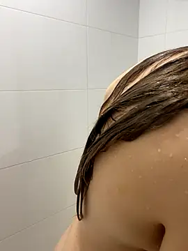 elliepixie online show from November 14, 2025, 3:44 pm