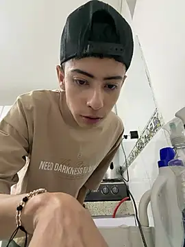 Sebastian Reed online show from February 10, 2026, 3:32 am