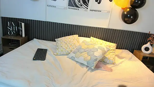 Snapshot of Isla_cooper chatting on October 26, 2025, 7:31 pm Isla cooper online show from October 26, 2025, 7:31 pm