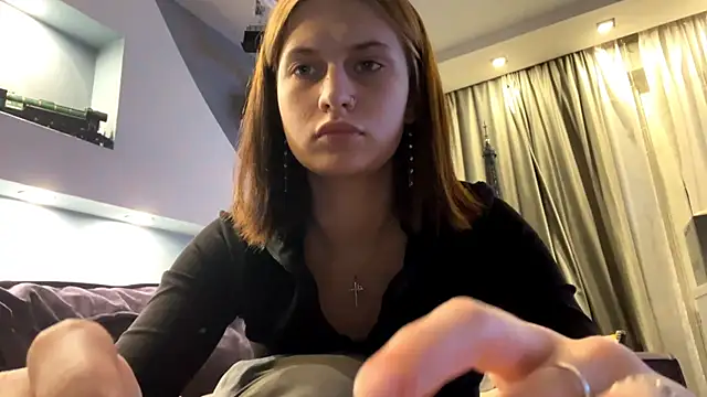 CarmaDiza online show from November 3, 2025, 2:07 pm