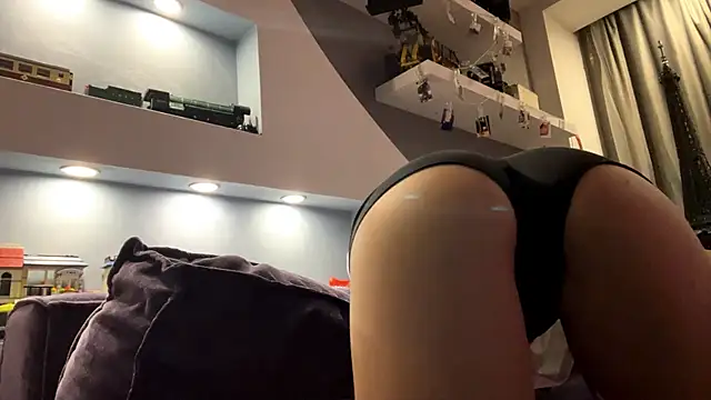 CarmaDiza online show from November 7, 2025, 4:18 pm