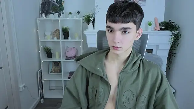 Snapshot of YamiTwink chatting on November 30, 2025, 8:35 pm YamiTwink online show from November 30, 2025, 8:35 pm