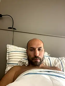 Pedrauto78 online show from October 24, 2025, 10:28 pm