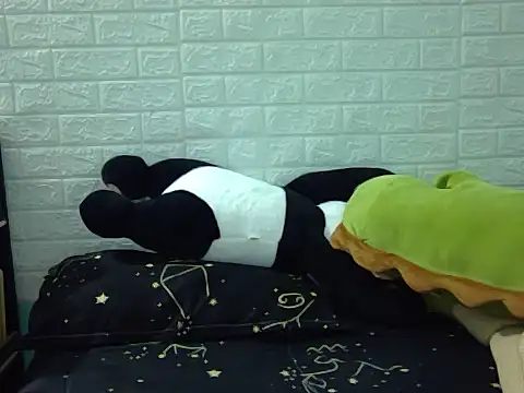 May2k2 online show from February 28, 2026, 4:02 am