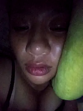 Snapshot of lyn_cute18 chatting on October 31, 2025, 8:43 pm lyn cute18 online show from October 31, 2025, 8:43 pm