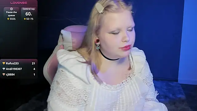 Snapshot of LottieReed chatting on May 16, 2026, 10:36 am LottieReed online show from May 16, 2026, 10:36 am