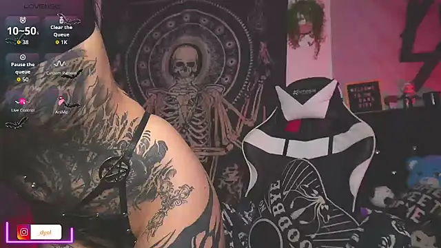 Dalia Vorhees online show from November 19, 2025, 1:38 am