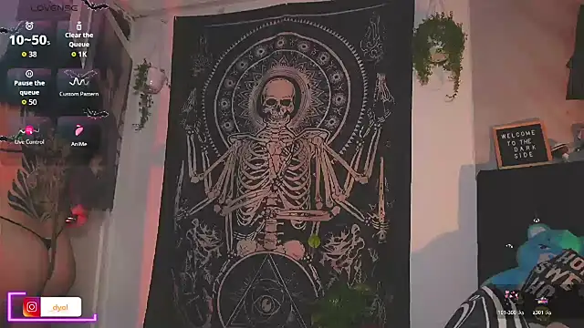 Dalia Vorhees online show from December 4, 2025, 1:15 am