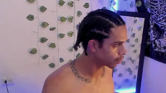 aaron play online show from November 8, 2025, 1:33 pm