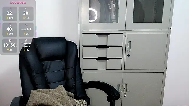 Ella-61 online show from October 28, 2025, 12:03 am