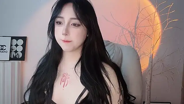 Love-hanzaizai718 online show from November 13, 2025, 7:46 pm