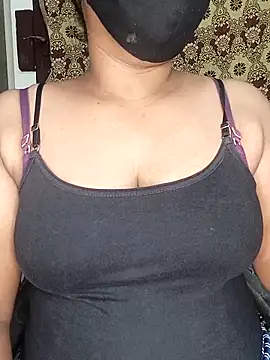 Snapshot of telugucrazygirl chatting on October 31, 2025, 11:06 pm telugucrazygirl online show from October 31, 2025, 11:06 pm