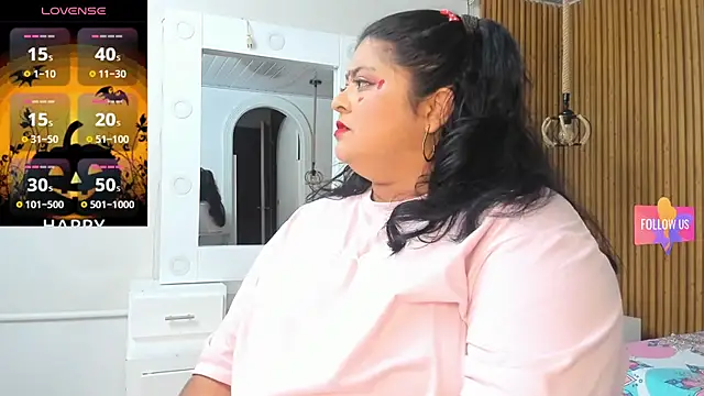 Snapshot of Hanna_curvy_ chatting on October 29, 2025, 11:23 am Hanna curvy online show from October 29, 2025, 11:23 am