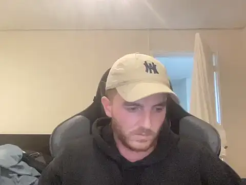 Snapshot of Hornymiker26 chatting on October 25, 2025, 2:02 pm Hornymiker26 online show from October 25, 2025, 2:02 pm