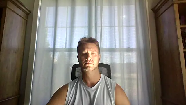 Snapshot of 45andfit1 chatting on November 6, 2025, 3:24 pm 45andfit1 online show from November 6, 2025, 3:24 pm