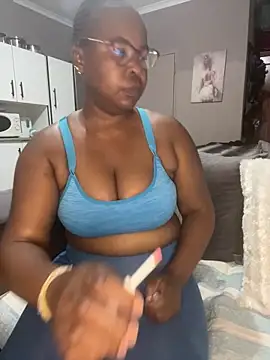 SweetCandy84 online show from February 11, 2026, 7:35 am