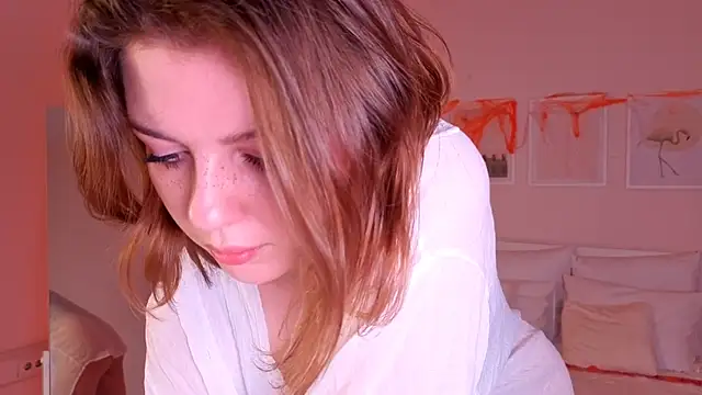 Snapshot of PollyRouge__ chatting on October 29, 2025, 1:57 pm PollyRouge online show from October 29, 2025, 1:57 pm