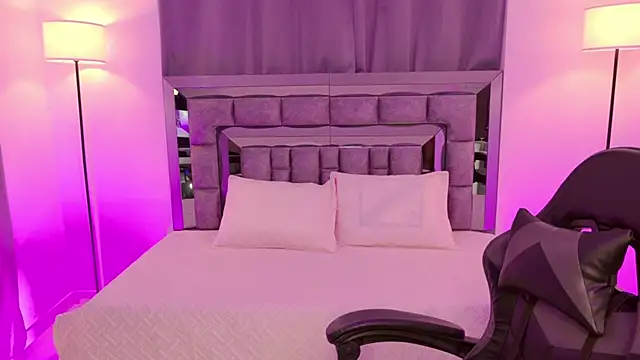 Bella Clark2 online show from October 31, 2025, 2:45 am