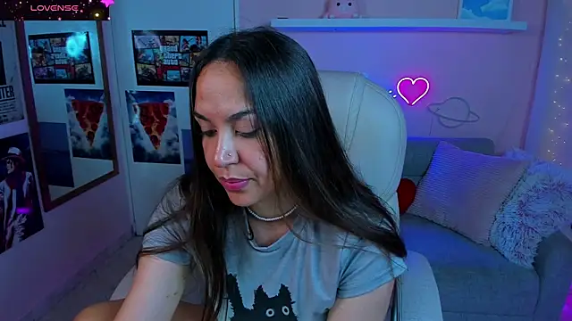 Snapshot of VenusIsLove_ chatting on January 24, 2025, 9:15 pm VenusIsLove online show from January 24, 2025, 9:15 pm