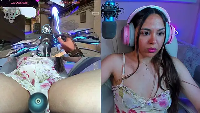 Snapshot of VenusIsLove_ chatting on February 2, 2025, 9:23 pm VenusIsLove online show from February 2, 2025, 9:23 pm