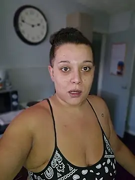 BubblesLovexox online show from July 15, 2026, 1:49 pm