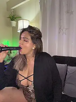 LadyCiaraLux online show from November 11, 2025, 4:34 am