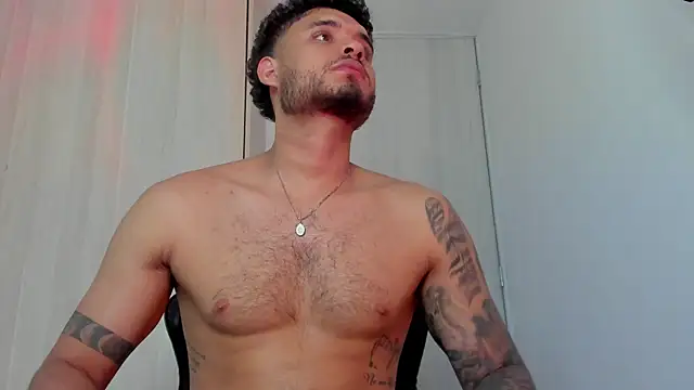 AUSTINN TORRES online show from July 23, 2026, 1:19 am