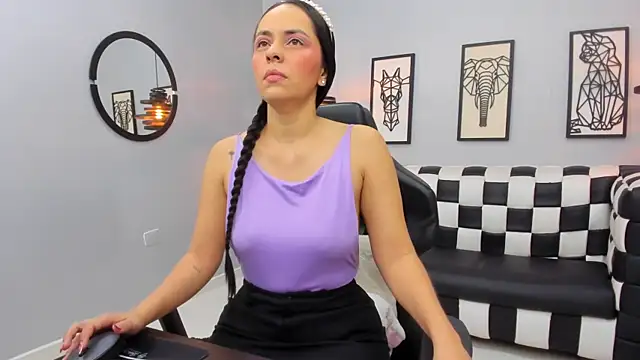 Snapshot of EvaLoren_ chatting on November 10, 2025, 11:48 pm EvaLoren online show from November 10, 2025, 11:48 pm