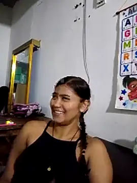 lindalatina11 online show from October 30, 2025, 12:56 am