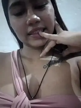 lindalatina11 online show from November 12, 2025, 12:55 am