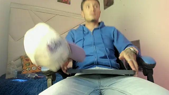 Snapshot of STEVEN_STAR chatting on November 6, 2025, 6:09 pm STEVEN STAR online show from November 6, 2025, 6:09 pm