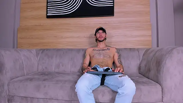 Snapshot of tonny__08 chatting on October 25, 2025, 1:29 pm tonny 08 online show from October 25, 2025, 1:29 pm