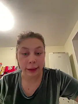 Snapshot of MysticCharm chatting on November 18, 2025, 9:41 pm MysticCharm online show from November 18, 2025, 9:41 pm