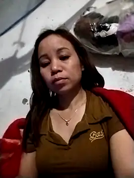 Snapshot of Gwen-n chatting on November 17, 2025, 4:46 pm Gwen-n online show from November 17, 2025, 4:46 pm